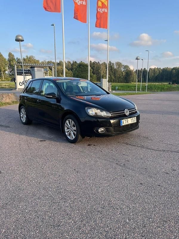Begagnad VW Golf VI 102 HK (75 kW) 2011 Halvkombi
