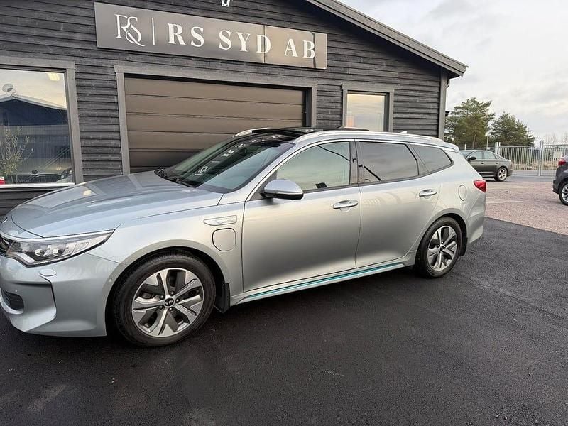 Grå Begagnad 2017 Kia Optima Advance Kombi | 169 000 kr (Marknadspris) - Bild 1/4