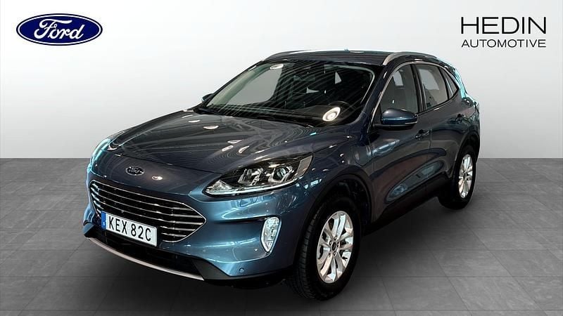 Blå (blue) Begagnad 2022 Ford Kuga Titanium SUV | 260 000 kr (Marknadspris) - Bild 1/4