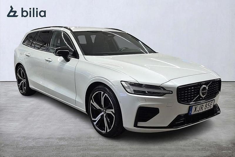 Begagnad Volvo V60 Plus 253 HK (186 kW) 2022 Vit Kombi