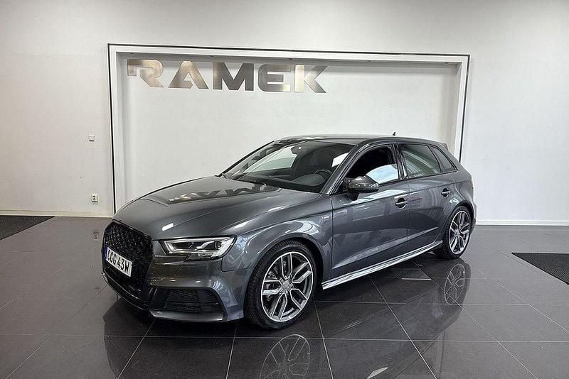 Grå Begagnad 2019 Audi A3 S-Line Halvkombi | 219 000 kr (Marknadspris) - Bild 1/4