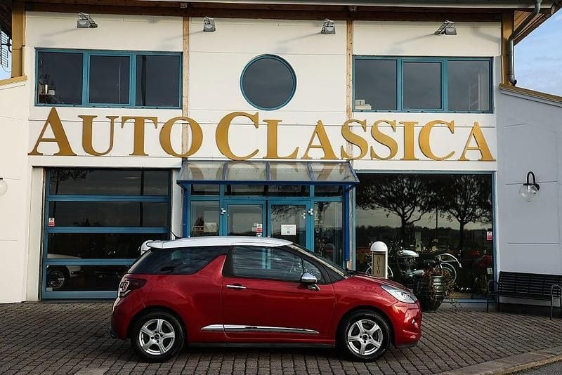 Röd Begagnad 2014 Citroën DS3 Halvkombi | 85 000 kr (Lite dyr) - Bild 1/4