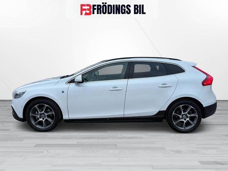 Begagnad Volvo V40 CC Ocean Race 116 HK (85 kW) 2015 Vit Kombi