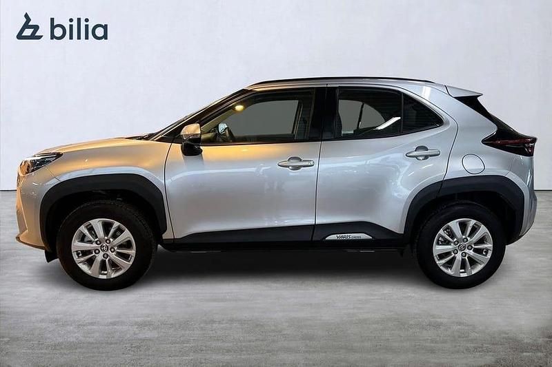 Begagnad Toyota Yaris Hybrid Active 117 HK (86 kW) 2025 Silver