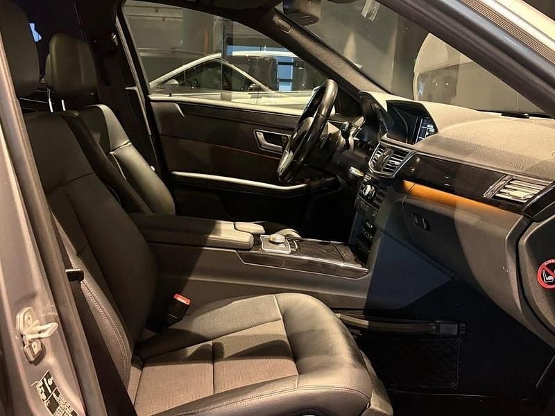 Begagnad Mercedes E220 Avantgarde 170 HK (125 kW) 2011 Silver Kombi