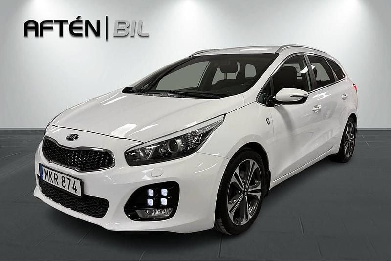 Vit Begagnad 2018 Kia Ceed Sportswagon GT-Line Kombi | 164 800 kr (Marknadspris) - Bild 1/3