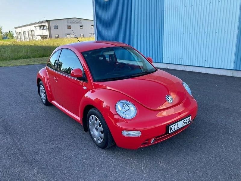 Begagnad VW Beetle 116 HK (85 kW) 1999 Röd Halvkombi