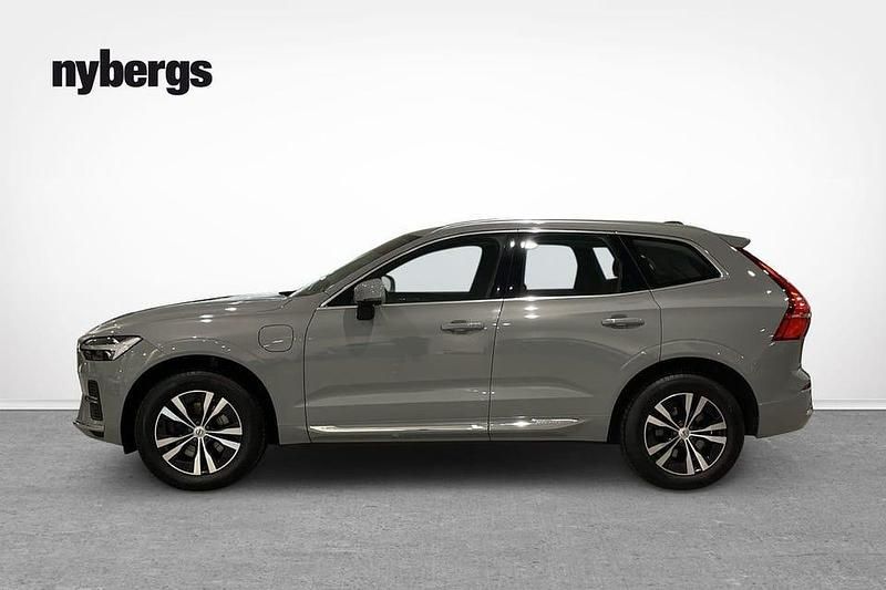 Begagnad Volvo XC60 Core 355 HK (261 kW) 2023 Grå SUV