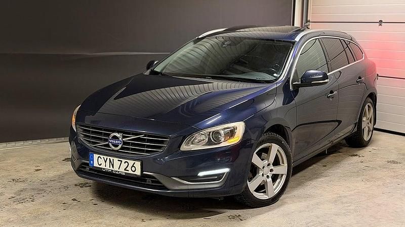 Begagnad Volvo V60 Summum 181 HK (133 kW) 2014 Blå Kombi