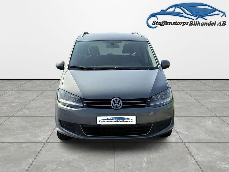 Begagnad VW Sharan 150 HK (110 kW) 2011 Grå Minibuss