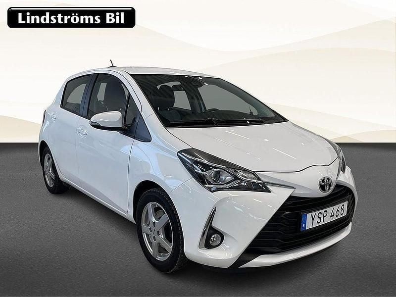 Begagnad Toyota Yaris Active 112 HK (82 kW) 2018 Vit Halvkombi