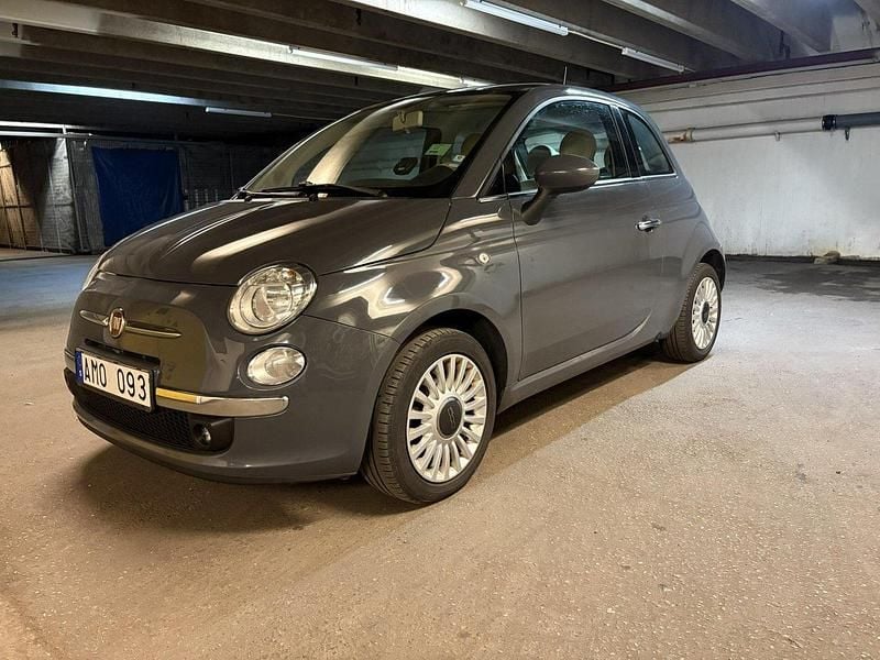 Grå Begagnad 2013 Fiat 500 Lounge Halvkombi | 59 000 kr (Superpris) - Bild 1/4