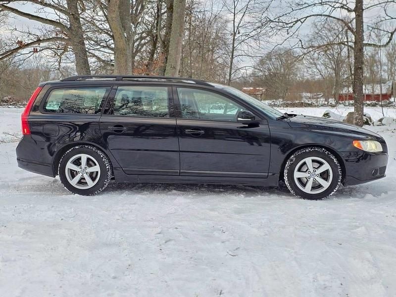 Begagnad Volvo V70 Momentum 180 HK (132 kW) 2013 Svart Kombi