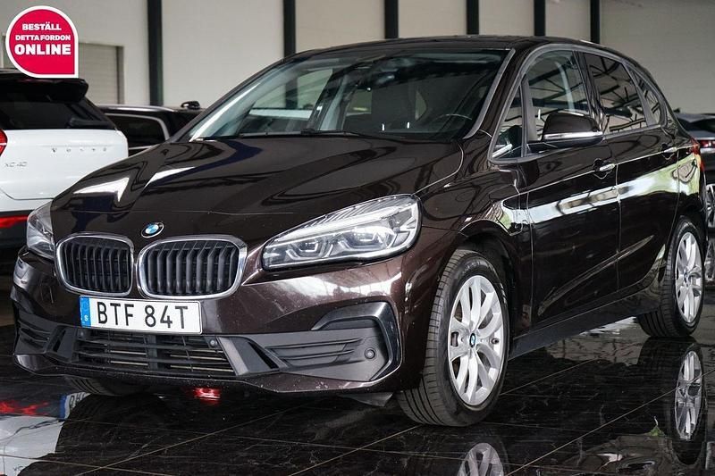 Brun Begagnad 2020 BMW 225 Active Tourer Advantage Minibuss | 204 500 kr (Lite dyr) - Bild 1/4