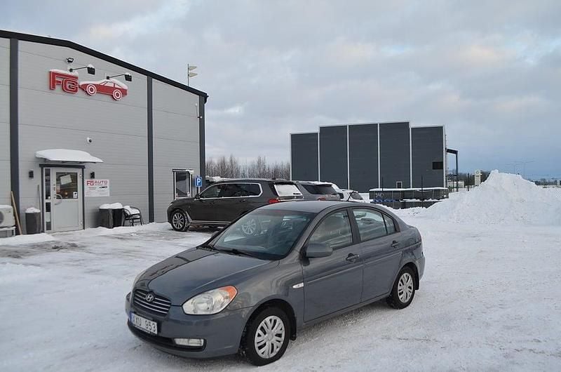 Grå Begagnad 2006 Hyundai Accent Sedan | 19 000 kr - Bild 1/4