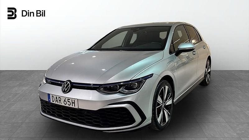 Begagnad VW Golf VIII GTE 150 HK (110 kW) 2020 Silver Halvkombi