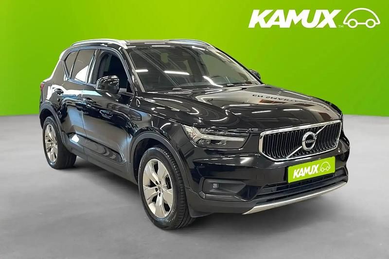 Svart Begagnad 2019 Volvo XC40 Momentum SUV | 258 700 kr (Marknadspris) - Bild 1/4