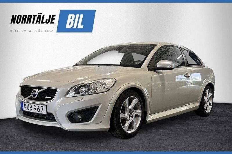 Vit Begagnad 2010 Volvo C30 R-Design Halvkombi | 59 900 kr (Marknadspris) - Bild 1/3
