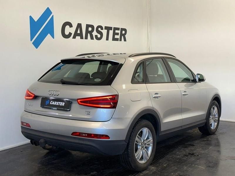 Begagnad Audi Q3 Sport 140 HK (102 kW) 2012 Silver SUV