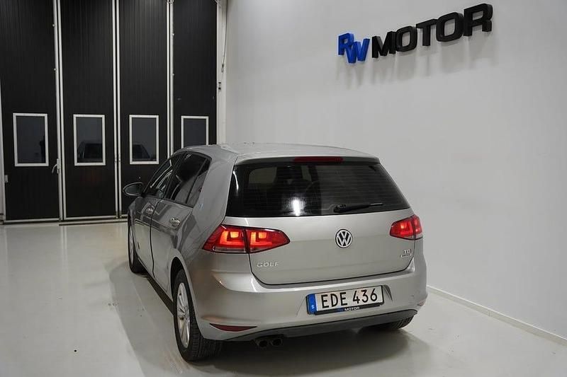 Begagnad VW Golf VII 105 HK (77 kW) 2013 Silver Halvkombi