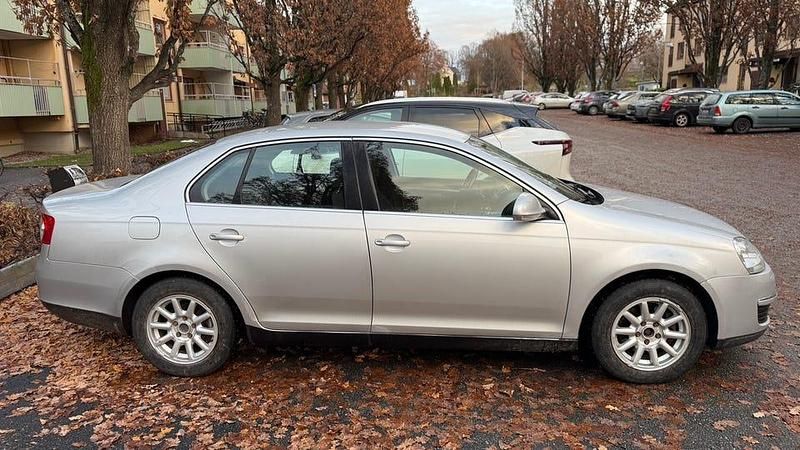 Begagnad 2006 VW Jetta Sedan | 29 990 kr (Marknadspris) - Bild 1/4