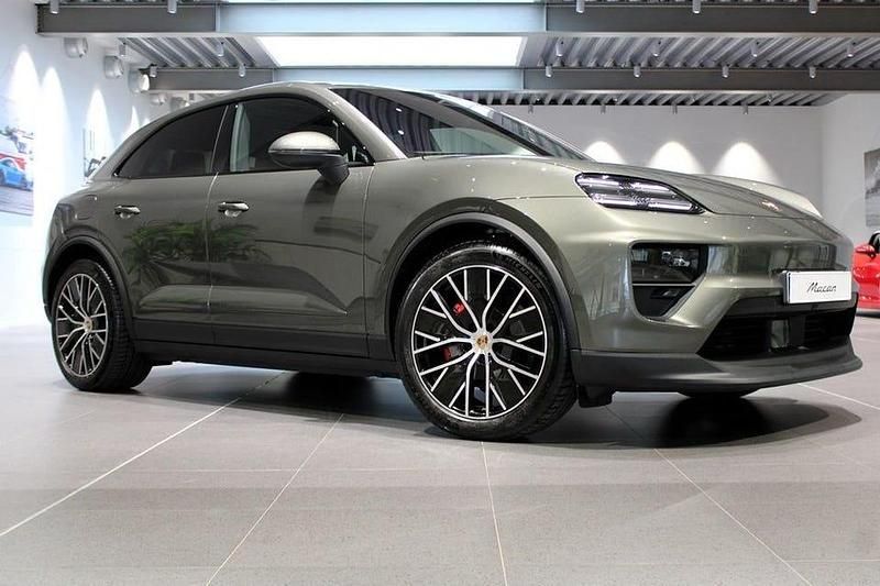 Ny Porsche Macan 330 kW (449 HK) 2025 Grön SUV