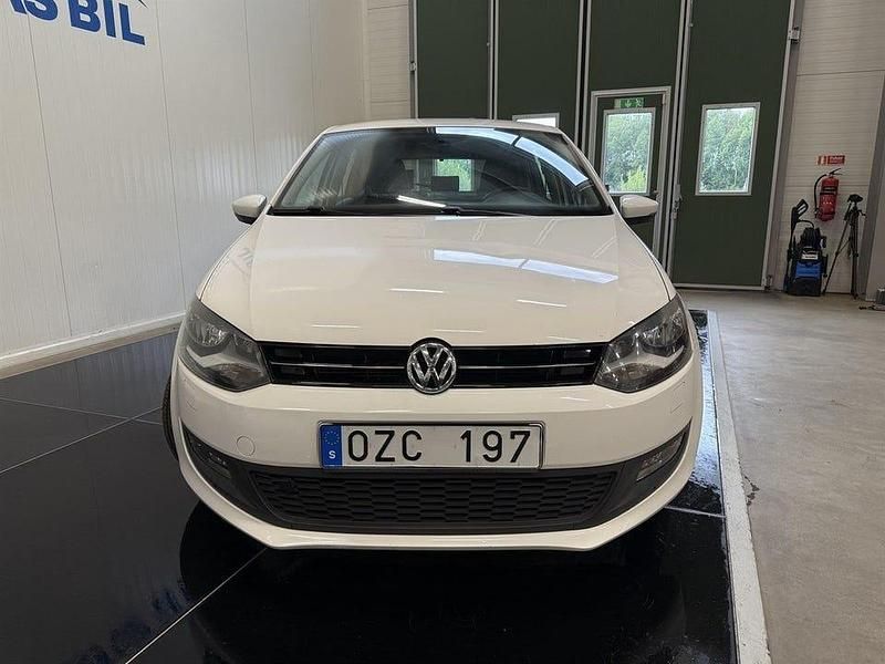 Begagnad VW Polo 90 HK (66 kW) 2012 Vit Halvkombi