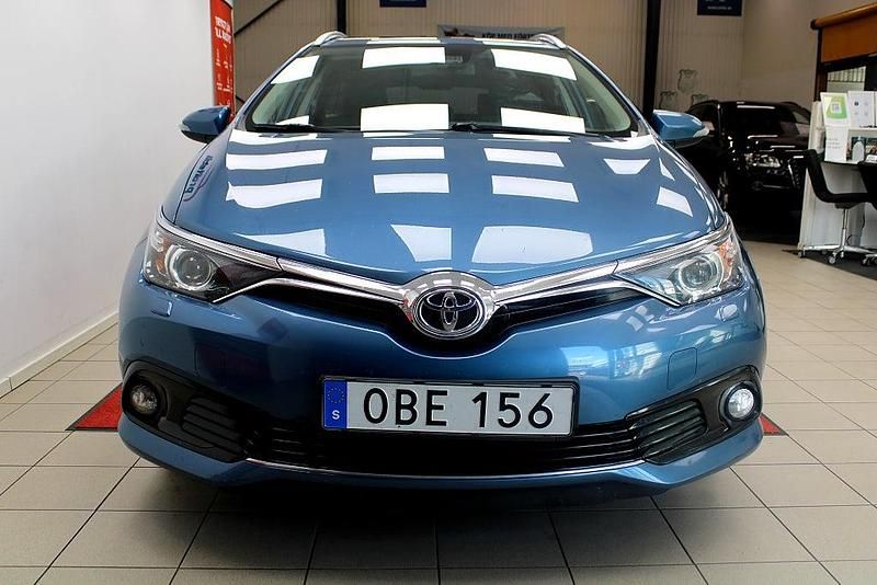 Begagnad Toyota Auris Touring Sports Active 116 HK (85 kW) 2015 Blå Kombi