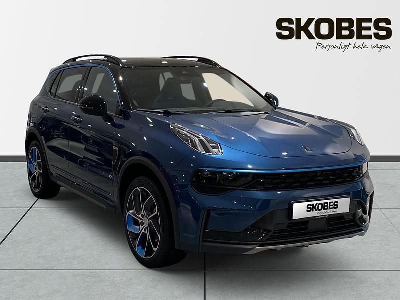 Blå Begagnad 2023 Lynk & Co 01 SUV | 314 300 kr (Marknadspris) - Bild 1/3