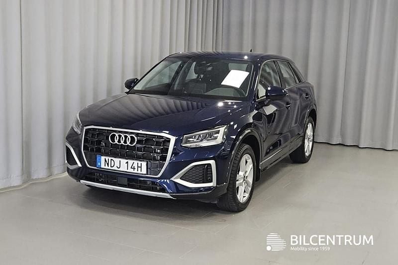 Blå Begagnad 2024 Audi Q2 Advanced Plus SUV | 299 900 kr (Marknadspris) - Bild 1/4