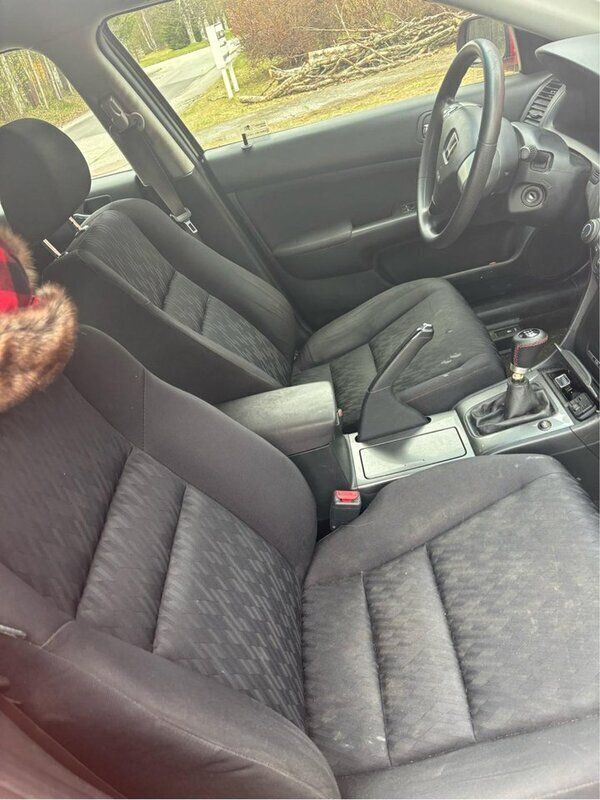 Röd Begagnad 2003 Honda Accord Comfort Kombi | 16 500 kr (Marknadspris) - Bild 1/4