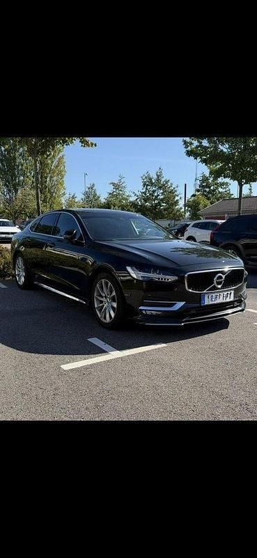 Svart Begagnad 2018 Volvo S90 Momentum Sedan | 235 000 kr (Marknadspris) - Bild 1/4
