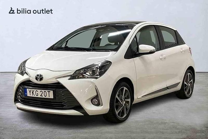 Vit Begagnad 2019 Toyota Yaris Halvkombi | 134 900 kr (Marknadspris) - Bild 1/1