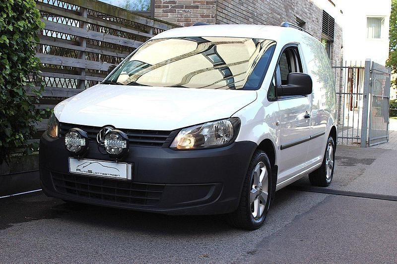 Vit Begagnad 2012 VW Caddy Minibuss | 64 900 kr (Marknadspris) - Bild 1/4