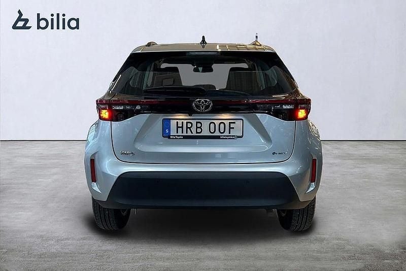 Begagnad Toyota Yaris Cross Active 92 HK (67 kW) 2025 Silver SUV