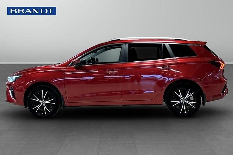 Begagnad MG MG5 EV Luxury 132 kW (180 HK) 2022 Röd Kombi