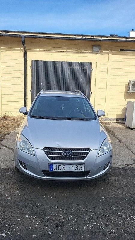 Silver Begagnad 2009 Kia Ceed Sportswagon 4 Kombi | 28 000 kr (Bra pris) - Bild 1/4