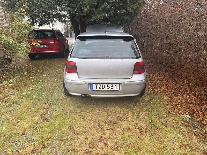 Begagnad VW Golf IV GTI 180 HK (132 kW) 2003 Halvkombi