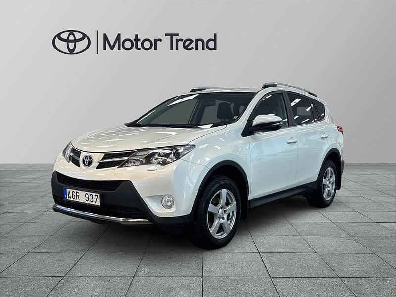 Vit Begagnad 2014 Toyota RAV4 Active SUV | 144 900 kr (Marknadspris) - Bild 1/4