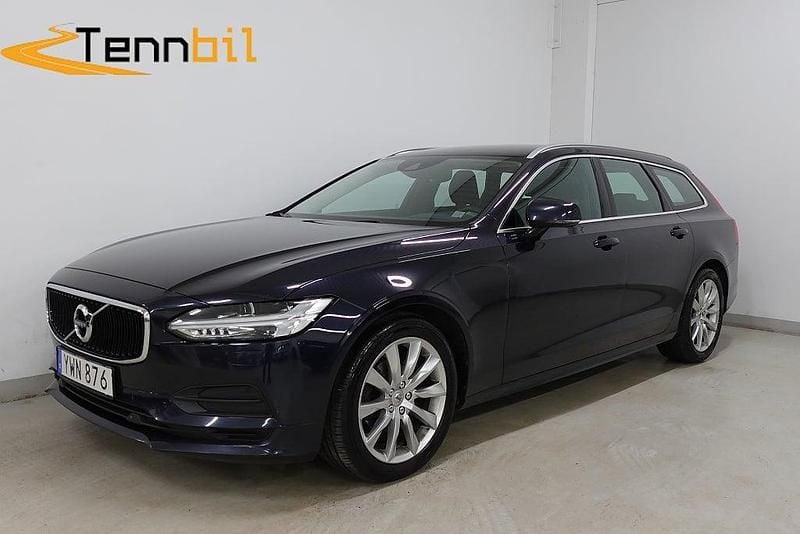 Begagnad Volvo V90 Momentum 190 HK (139 kW) 2018 Mörkblå (blå) Kombi