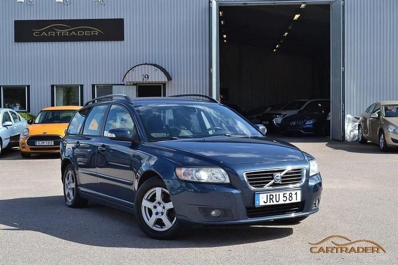 Blå Begagnad 2009 Volvo V50 Momentum Kombi | 34 900 kr (Marknadspris) - Bild 1/4
