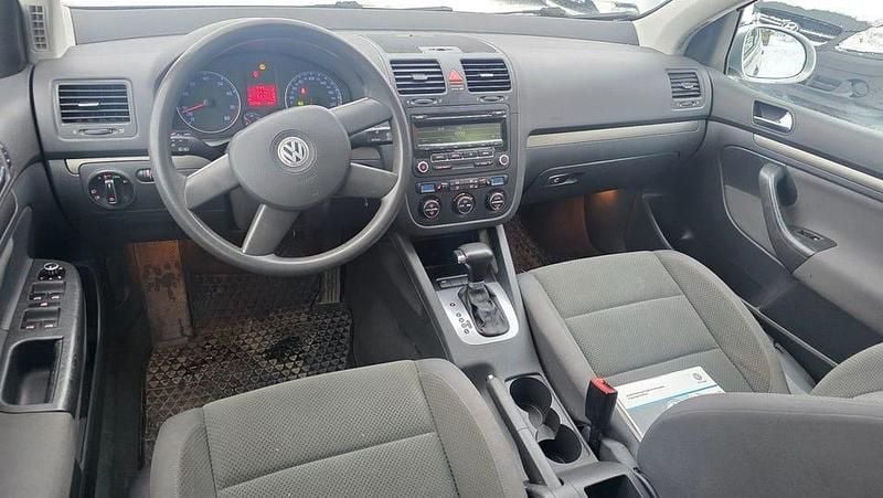 Begagnad VW Golf IV Comfortline 150 HK (110 kW) 2005 Silver