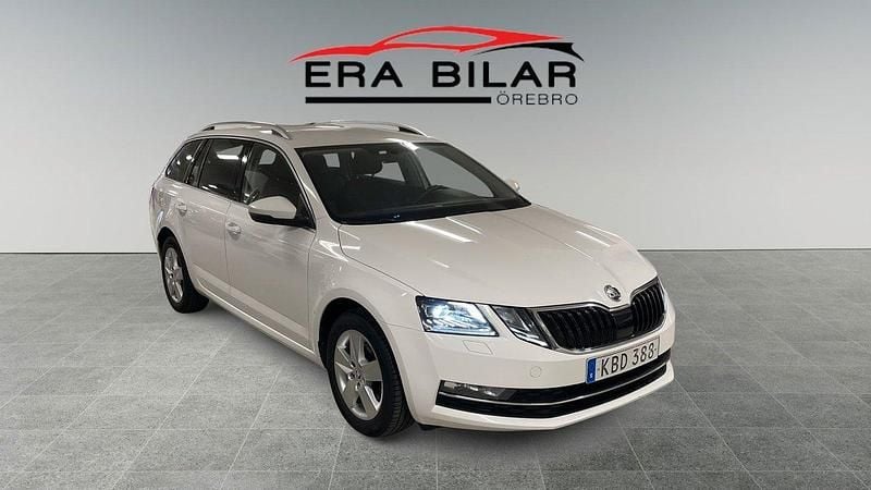 Vit Begagnad 2018 Skoda Octavia Kombi | 139 800 kr (Marknadspris) - Bild 1/4