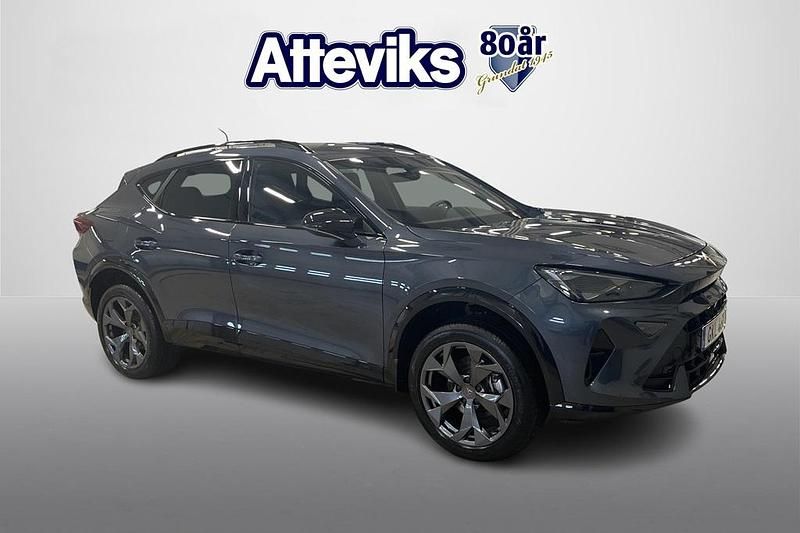 Mörkgrå (grå) Begagnad 2025 Cupra Formentor SUV | 329 900 kr (Marknadspris) - Bild 1/4