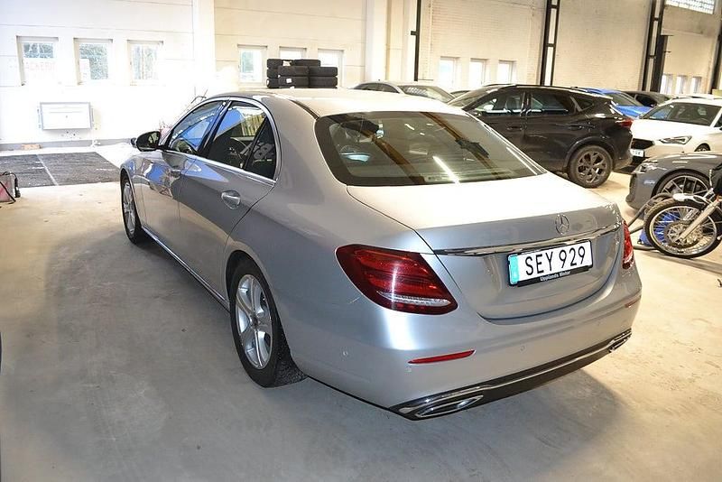Begagnad Mercedes E220 Avantgarde 194 HK (142 kW) 2018 Silver Sedan