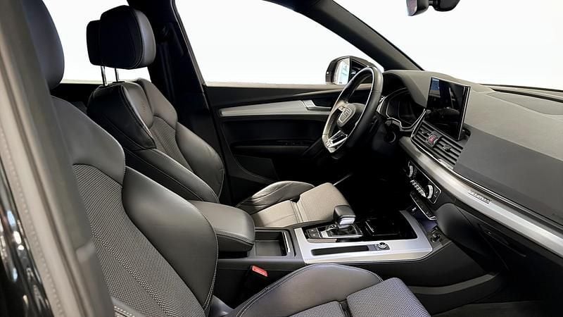 Begagnad Audi Q5 Sportback S-Line 204 HK (150 kW) 2021 Svart (black) SUV