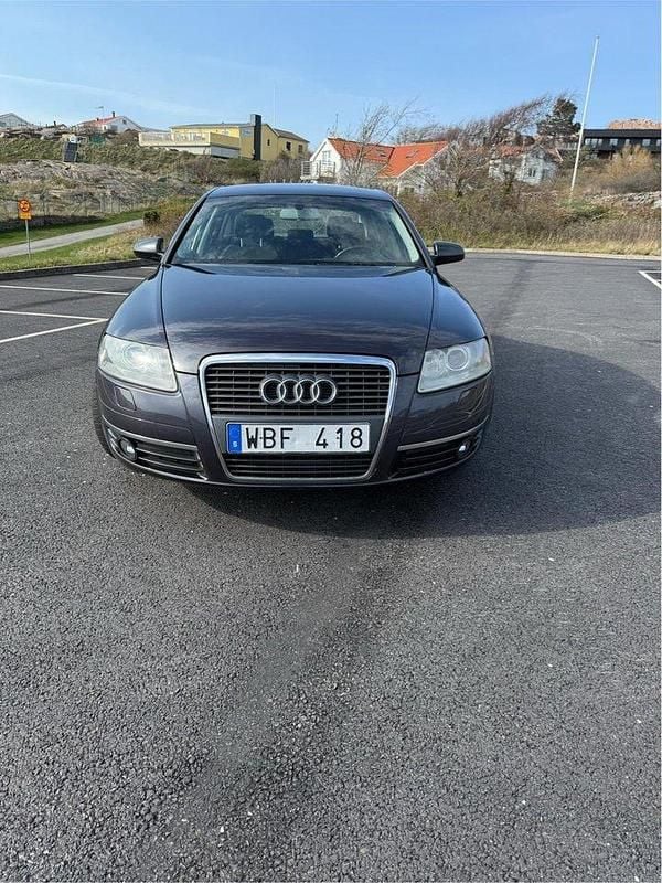 Grå Begagnad 2005 Audi A6 Sedan | 28 000 kr (Marknadspris) - Bild 1/4