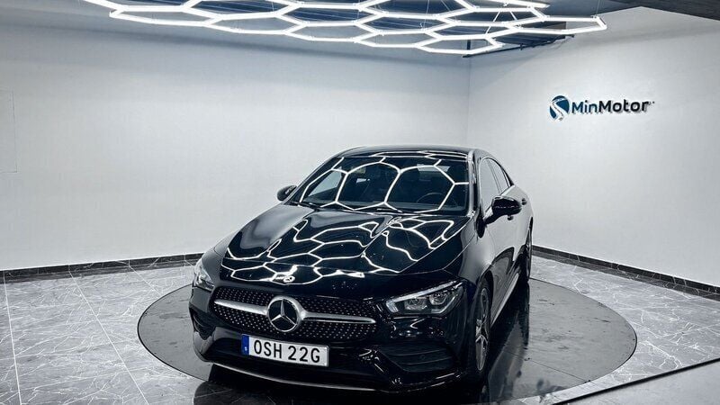 Svart Begagnad 2019 Mercedes CLA180 AMG Sedan | 269 000 kr (Marknadspris) - Bild 1/4