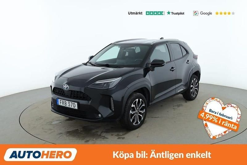 Svart Begagnad 2022 Toyota Yaris Hybrid Active | 265 000 kr (Marknadspris) - Bild 1/4
