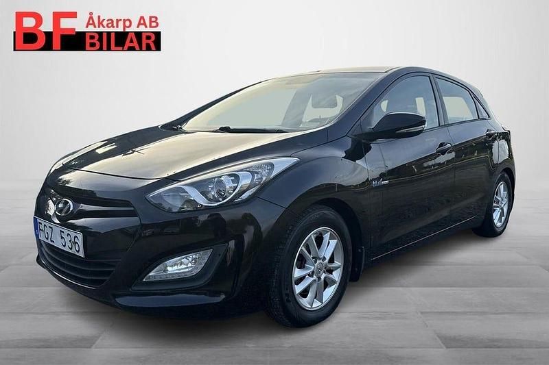 Svart Begagnad 2014 Hyundai i30 Halvkombi | 74 500 kr (Lite dyr) - Bild 1/3